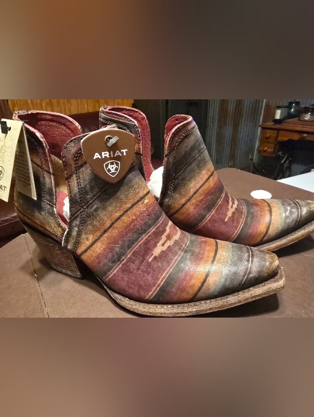 *Rare* NIB Ariat 8.5 Dixon Bootie In Saddle Blanket Serape, Vintage Look